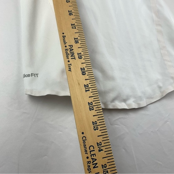 Nike Fit Dry White Sleeveless Workout Tank Top - Picture 12 of 14